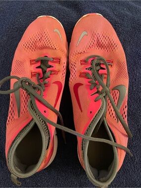 Nike Women's Coral and Gray Lightweight Running Shoes
